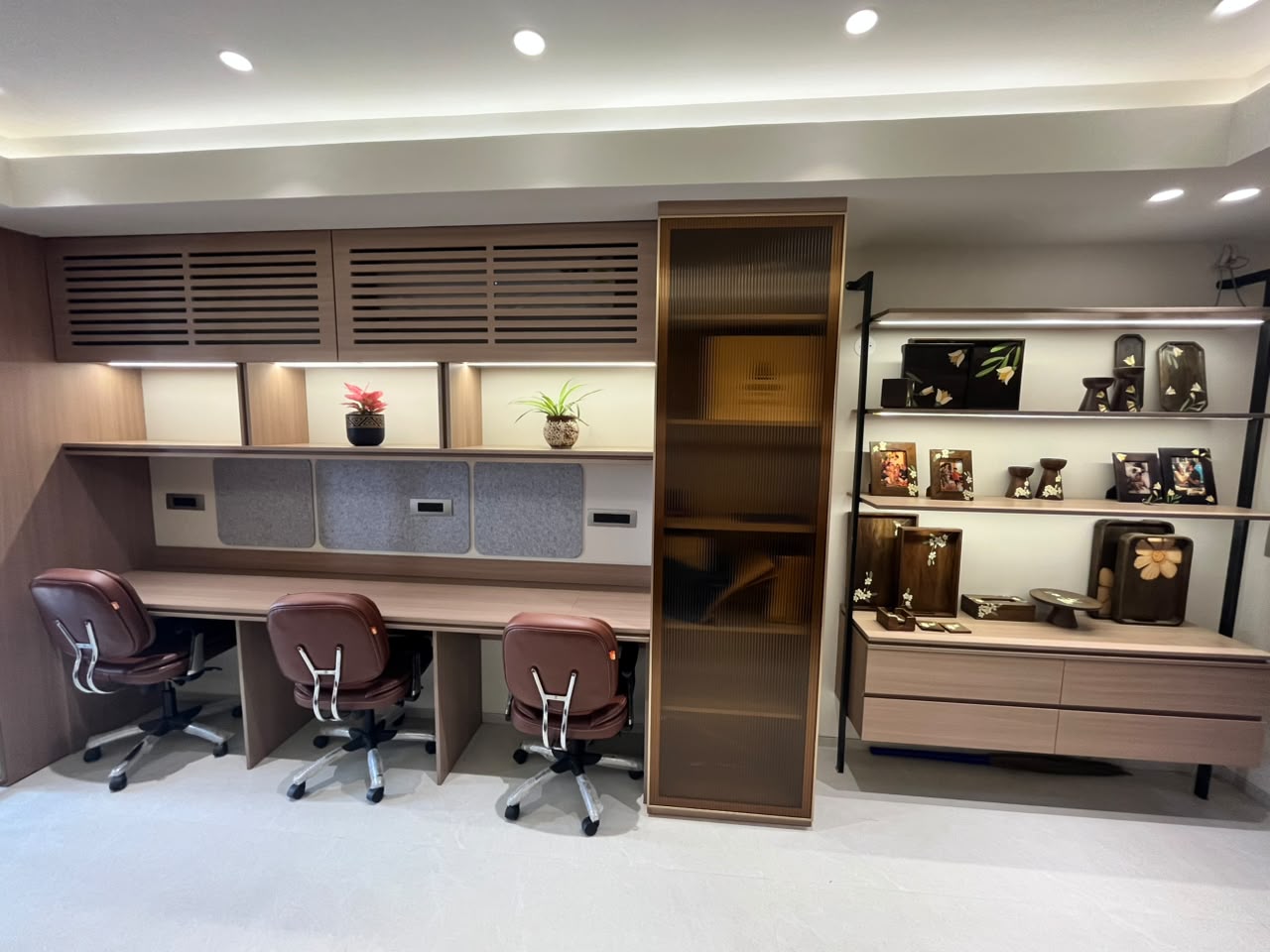 Workstation zone with overhead storage